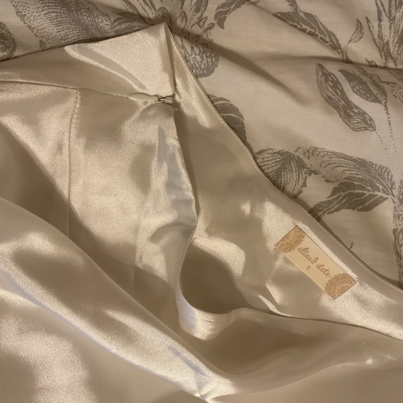 ALTAR’D STATE WHITE FANCY HOLIDAY DRESS SIZE SMALL NWT - Picture 4 of 4